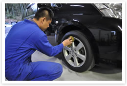 9.タイヤの艶出し、内装清掃